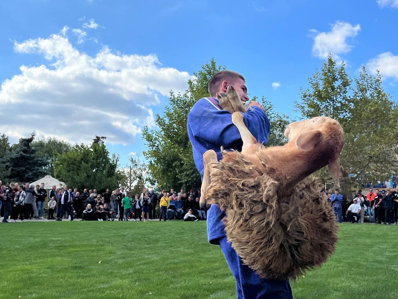 В Урзуфе прошел борцовский турнир.