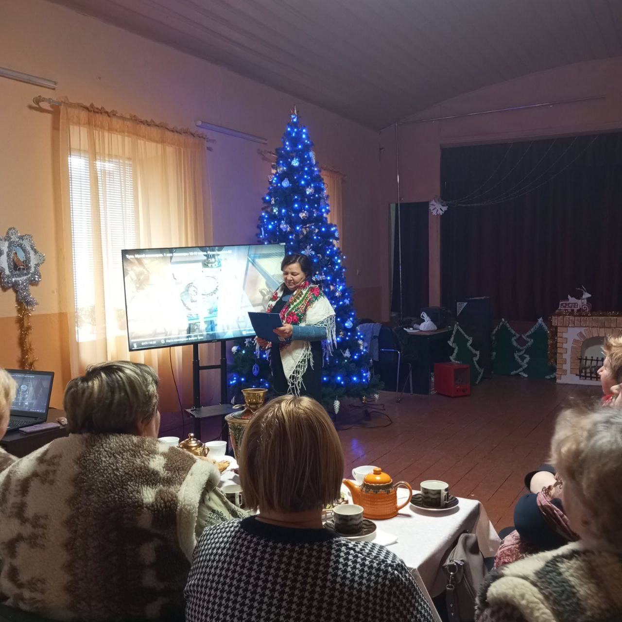 Одним из главных символов русской бытовой культуры и гостеприимства является самовар.