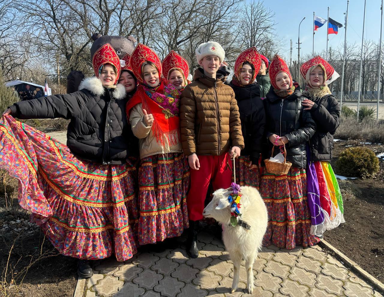 В Мангушском округе прошли Масленичные гуляния.