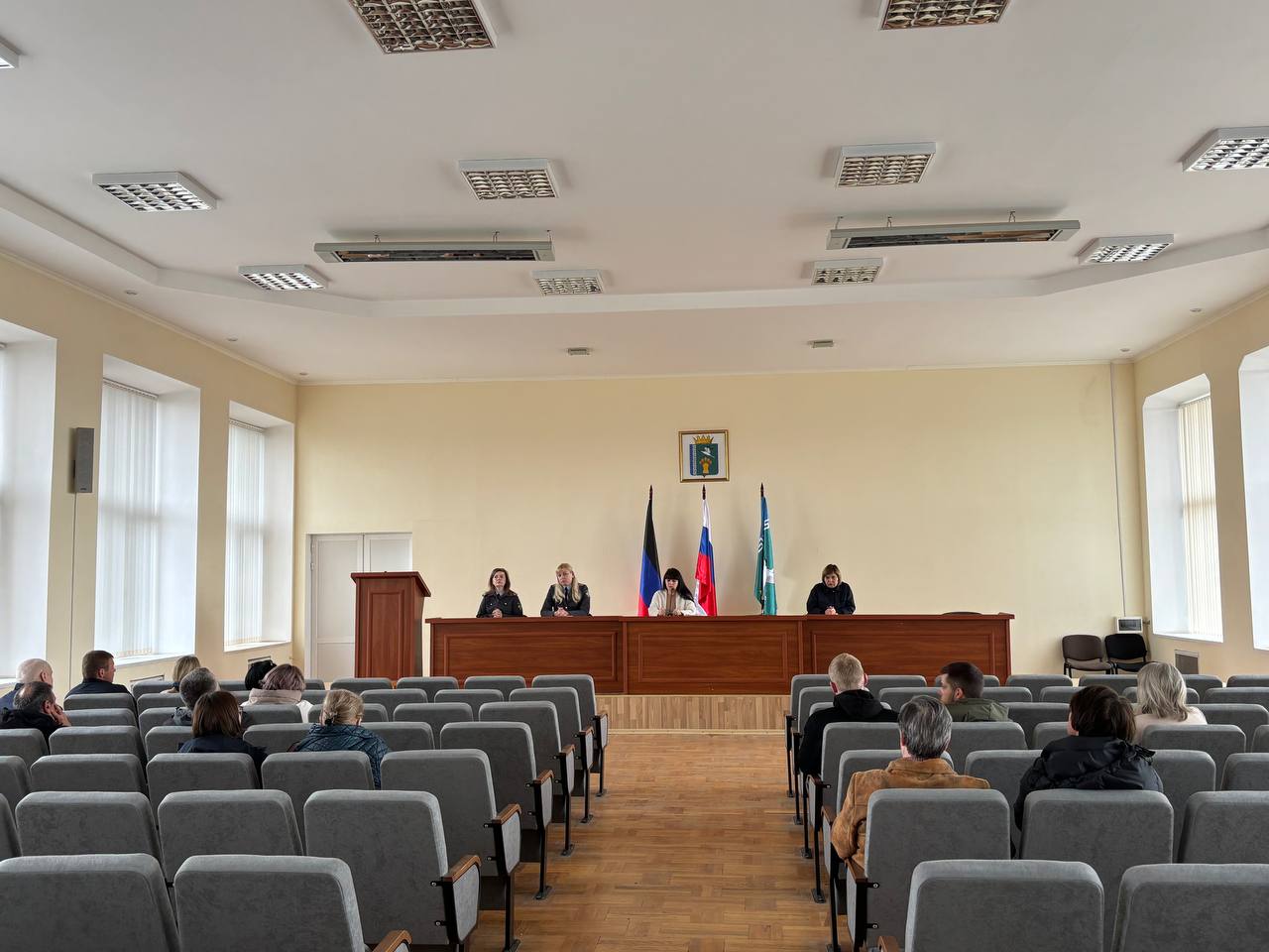 Одиннадцатого апреля в Мангуше состоялось оперативное совещание, организованное Управлением Федеральной службы по ветеринарному и фитосанитарному надзору по ДНР и ЛНР..