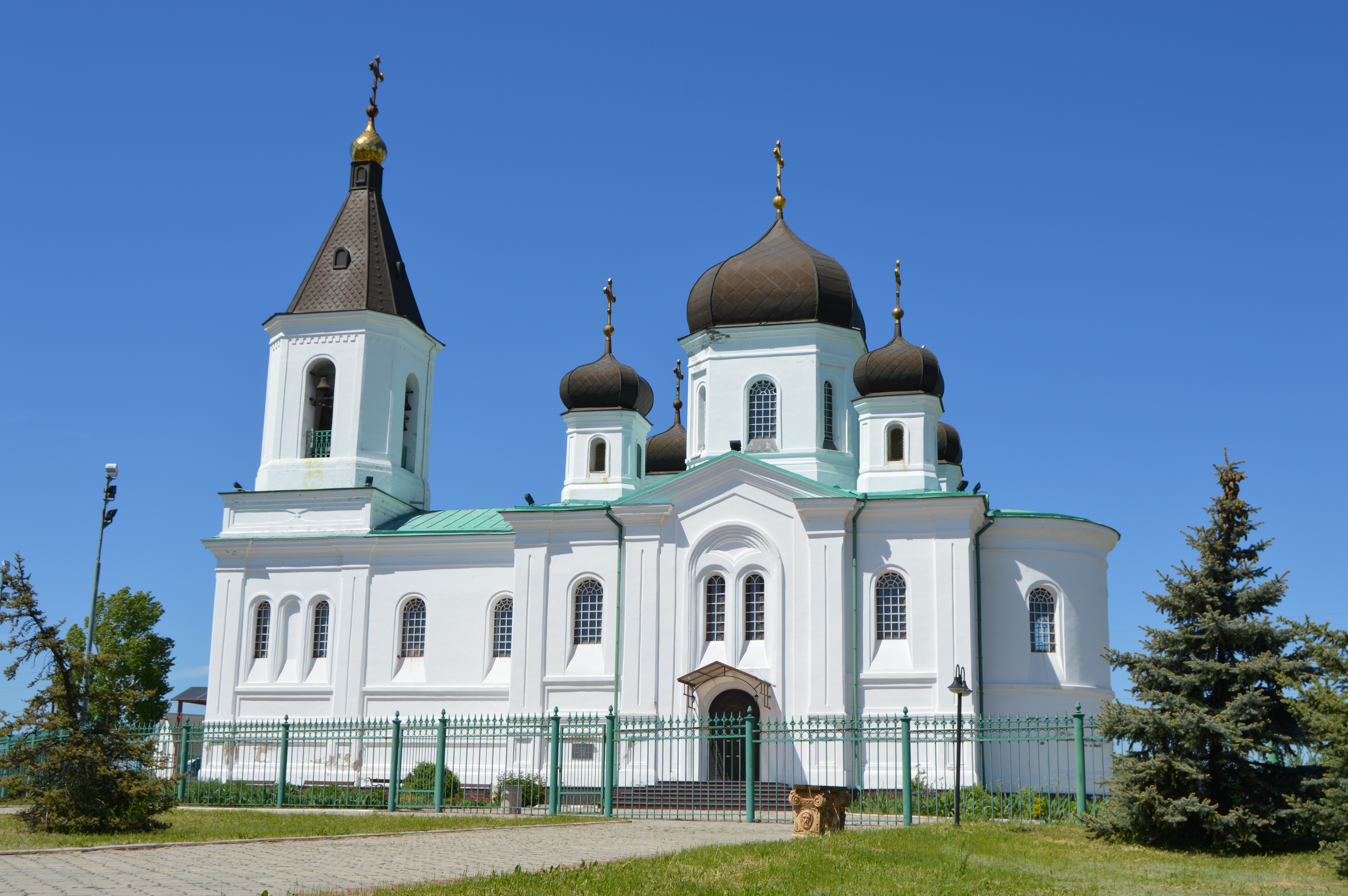 Свято-Михайловский Храм села Урзуф.