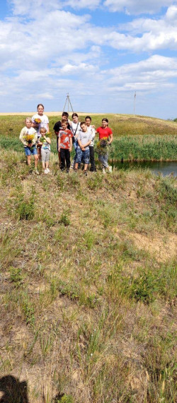 В рамках Дня летних походов работниками Азовского сельского клуба была организована игра-путешествие "Весёлые туристы". В рамках Дня летних походов работниками Азовского сельского клуба была организована игра-путешествие "Весёлые туристы".